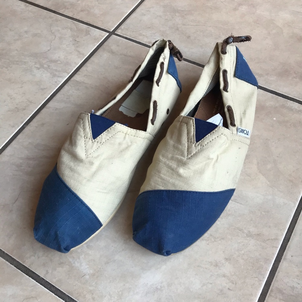 Toms men’s shoes Sz 9,5 M